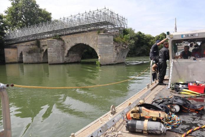 vieux pont travaux subaquatiques